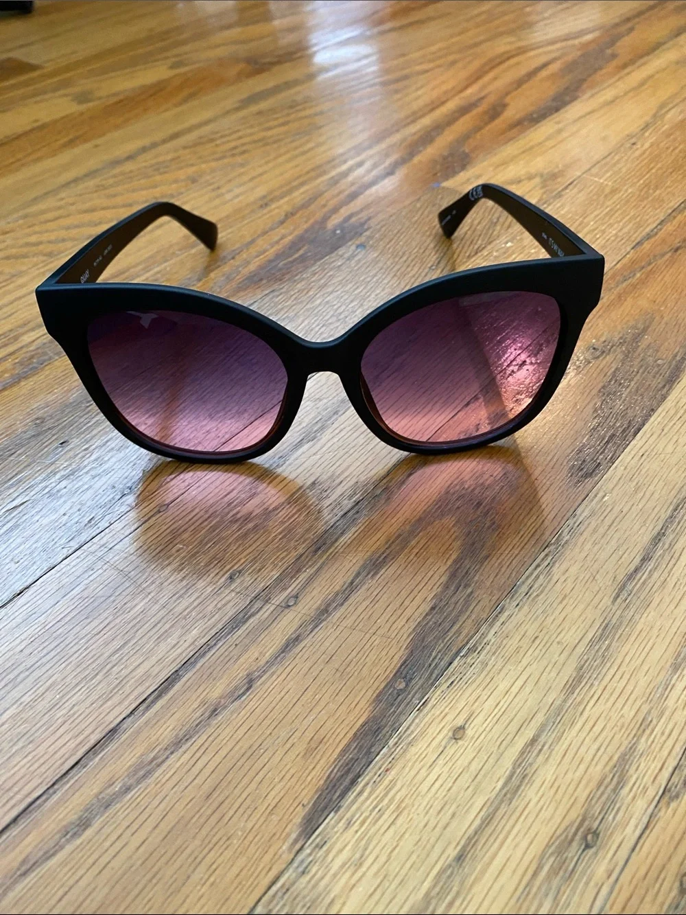 Rare Quay Australia It's My Way Sunglasses Matte Black Pink Fade